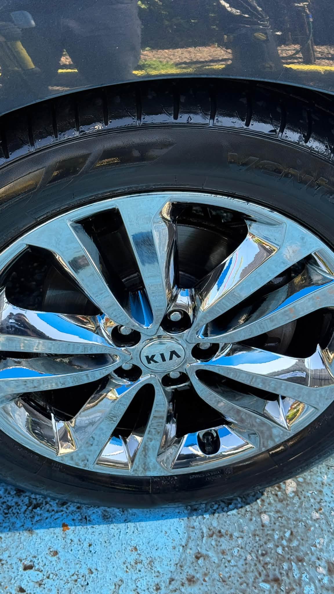 Wheel and tyre detail
